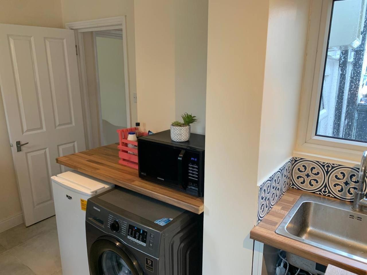 Lily Apartment Whetstone Luaran gambar